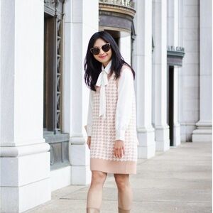 Chic Tan Houndstooth V neck sweater Dress